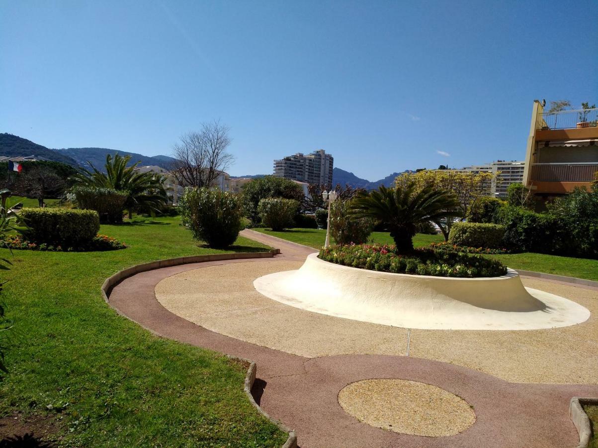 Studio Cannes Marina Мандельё-ла-Напуль Экстерьер фото